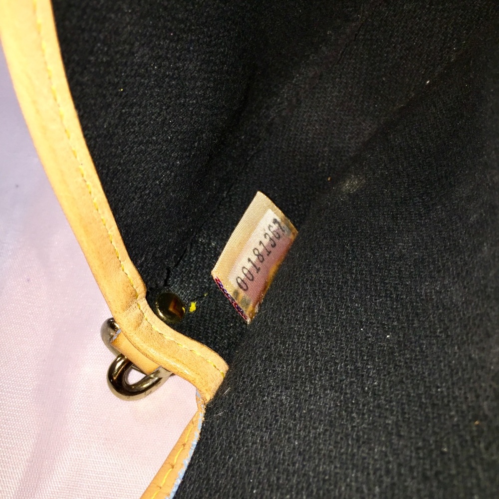 Dooney and Bourke Wristlet - Picture 8 of 8